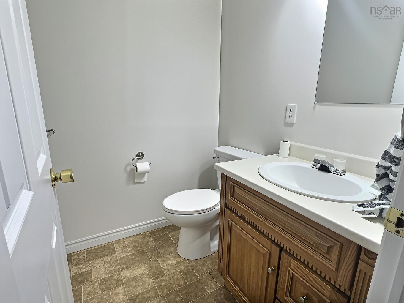 43 Truro Heights Connector Road, Truro Heights, NS - Indoor Photo Showing Bathroom