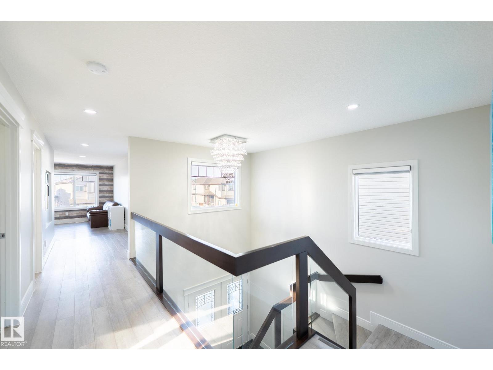 3623 8 St Nw, Edmonton, AB - Indoor Photo Showing Other Room