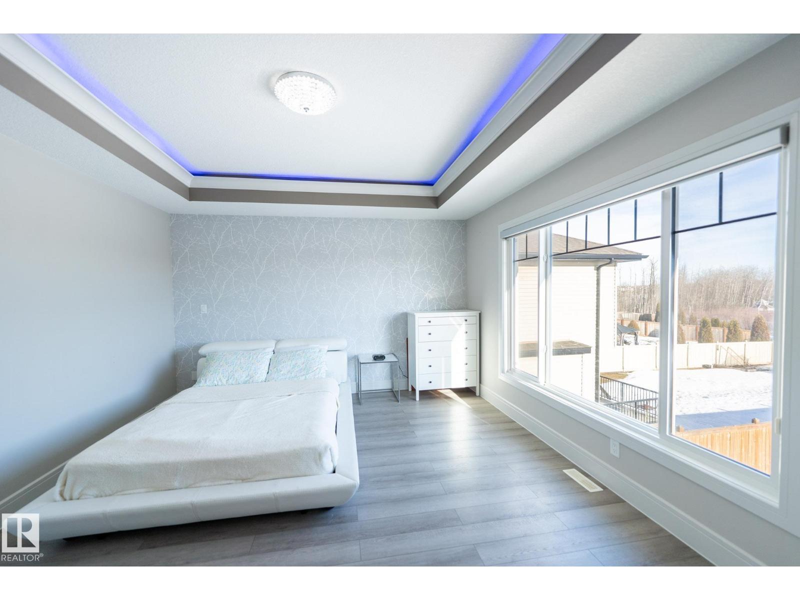 3623 8 St Nw, Edmonton, AB - Indoor