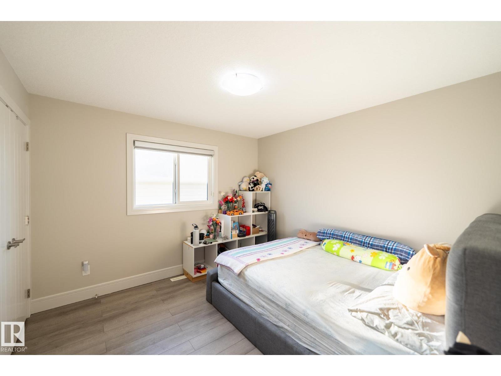 3623 8 St Nw, Edmonton, AB - Indoor Photo Showing Bedroom