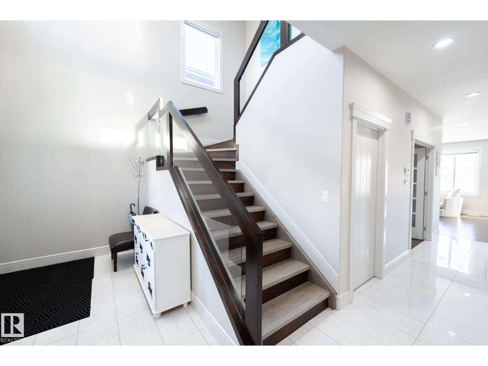 3623 8 St Nw, Edmonton, AB - Indoor Photo Showing Other Room