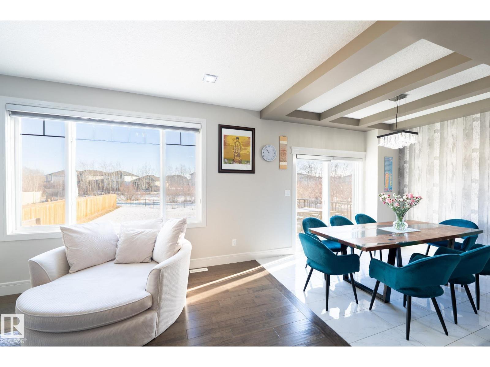 3623 8 St Nw, Edmonton, AB - Indoor