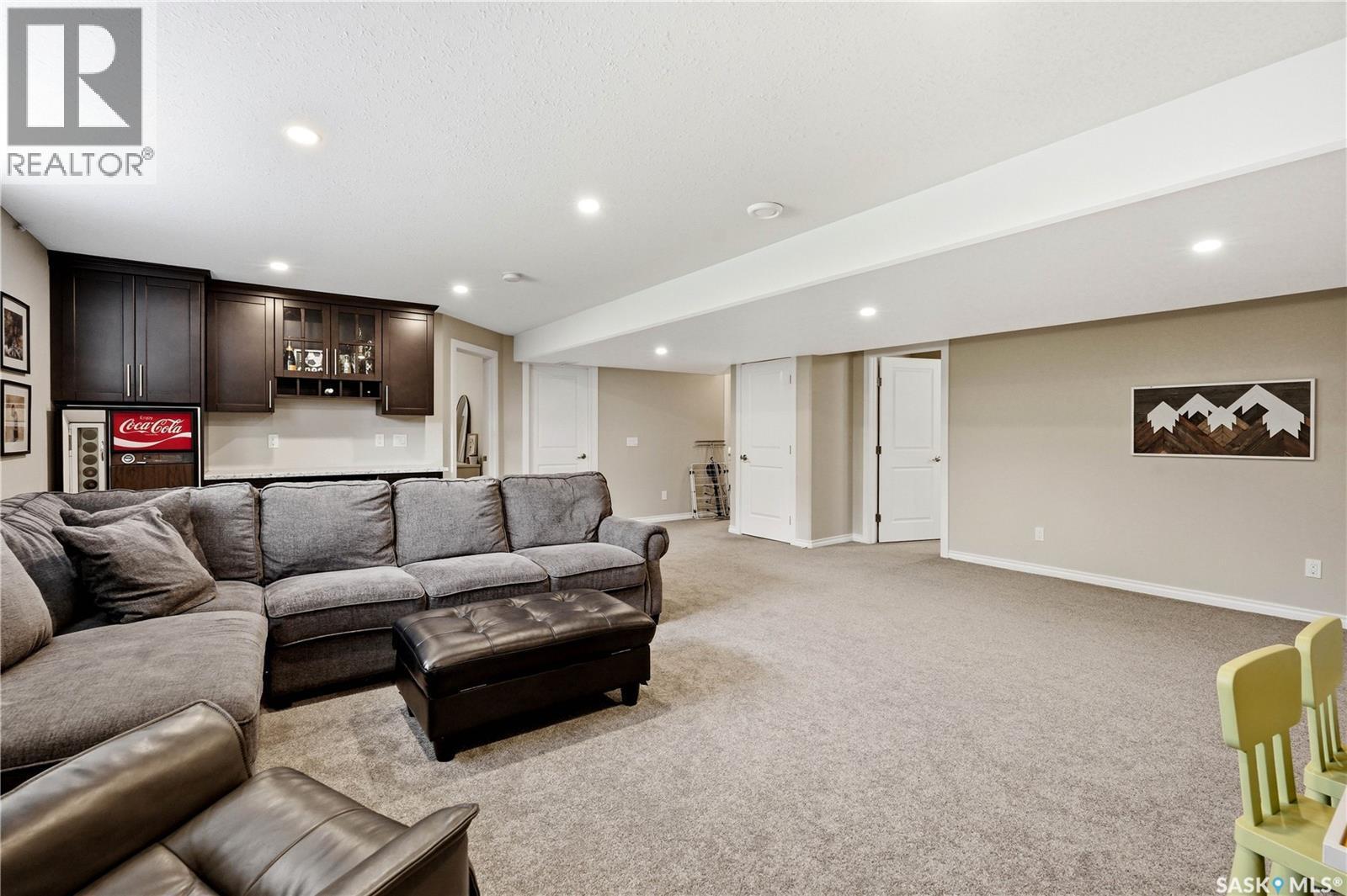 315 Werschner Lane, Saskatoon, SK - Indoor Photo Showing Living Room