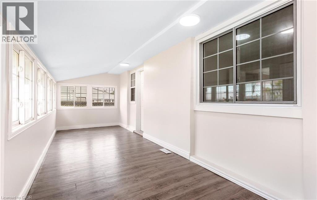 176 Samuelson Street, Cambridge, ON - Indoor Photo Showing Other Room