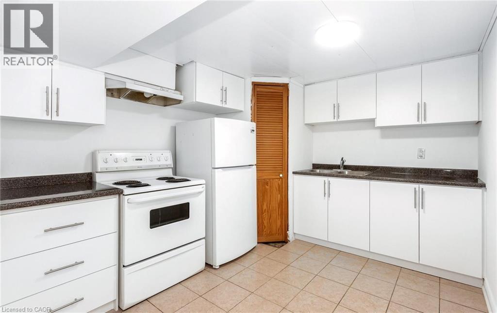 Kitchen - 176 Samuelson Street, Cambridge, ON - Indoor Photo Showing Kitchen With Double Sink