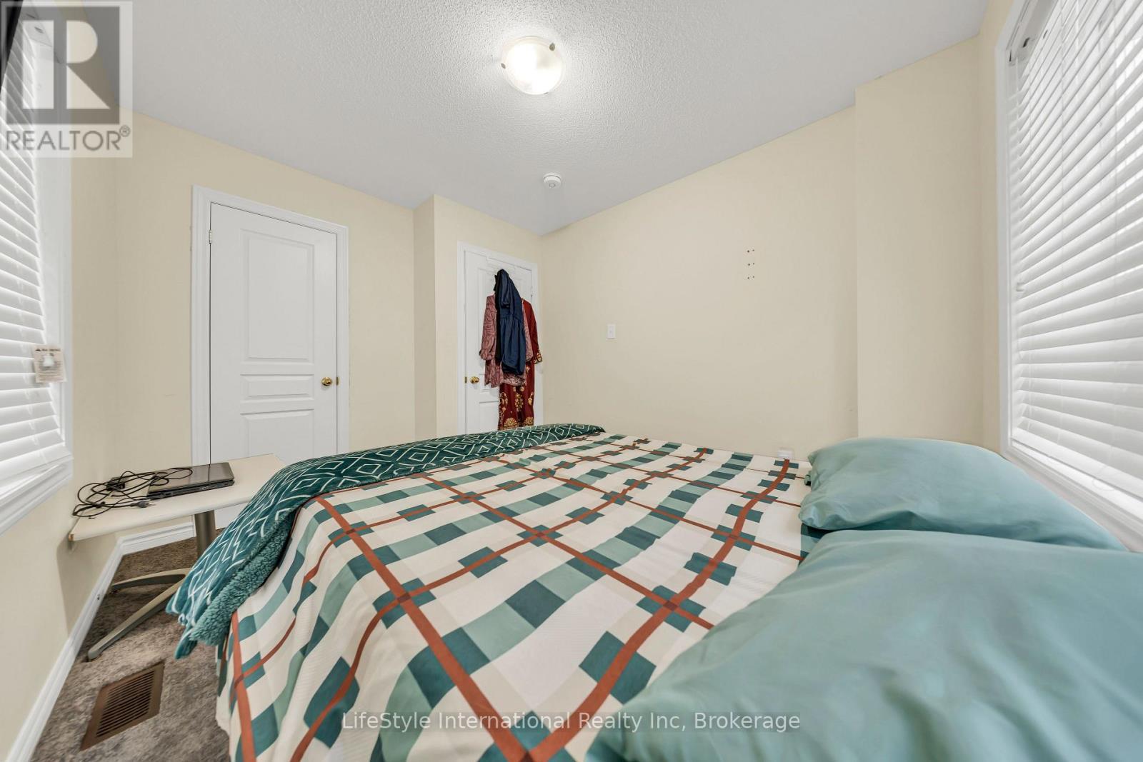 87 - 88 Decorso Drive, Guelph (Kortright East), ON - Indoor Photo Showing Bedroom