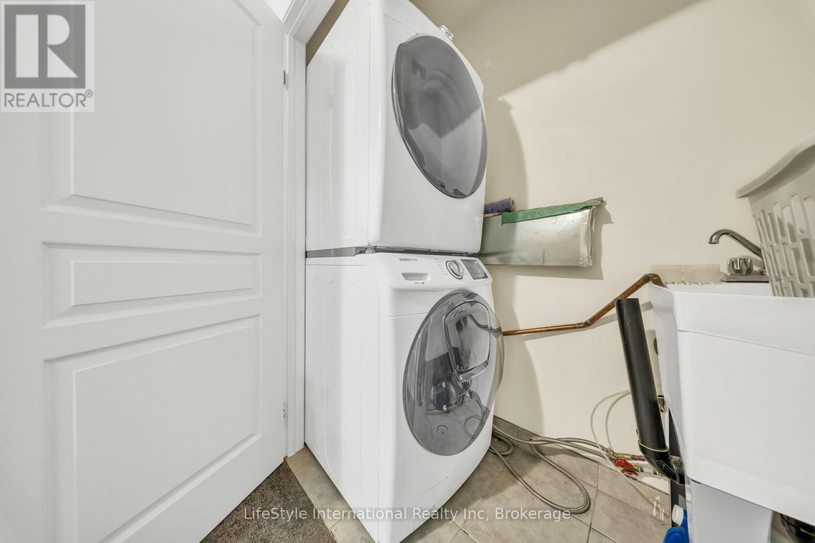 87 - 88 Decorso Drive, Guelph (Kortright East), ON - Indoor Photo Showing Laundry Room