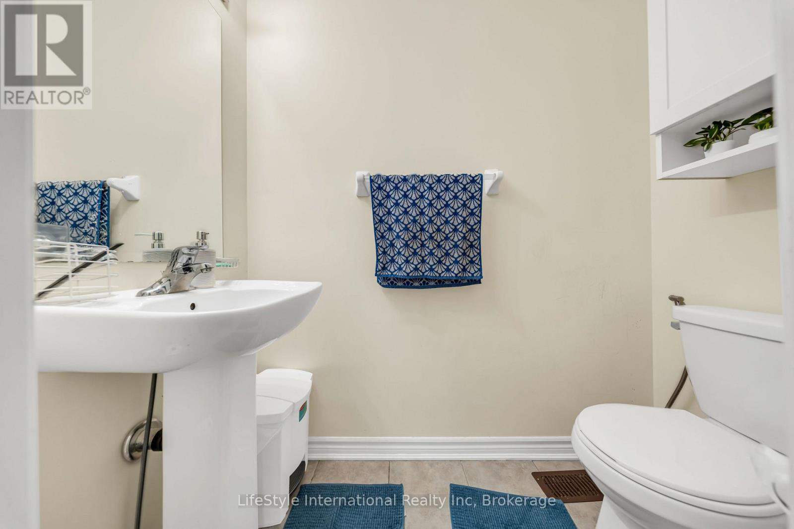 87 - 88 Decorso Drive, Guelph (Kortright East), ON - Indoor Photo Showing Bathroom