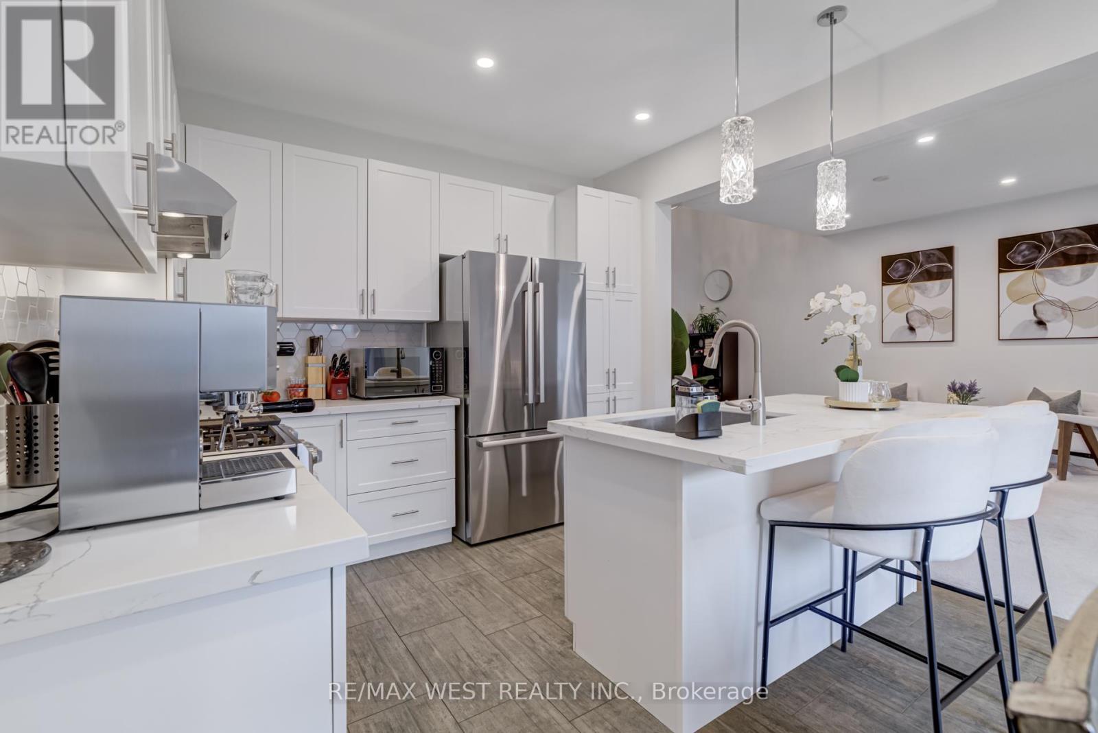 270 Dalgleish Trail, Hamilton, ON - Indoor Photo Showing Kitchen With Stainless Steel Kitchen With Upgraded Kitchen