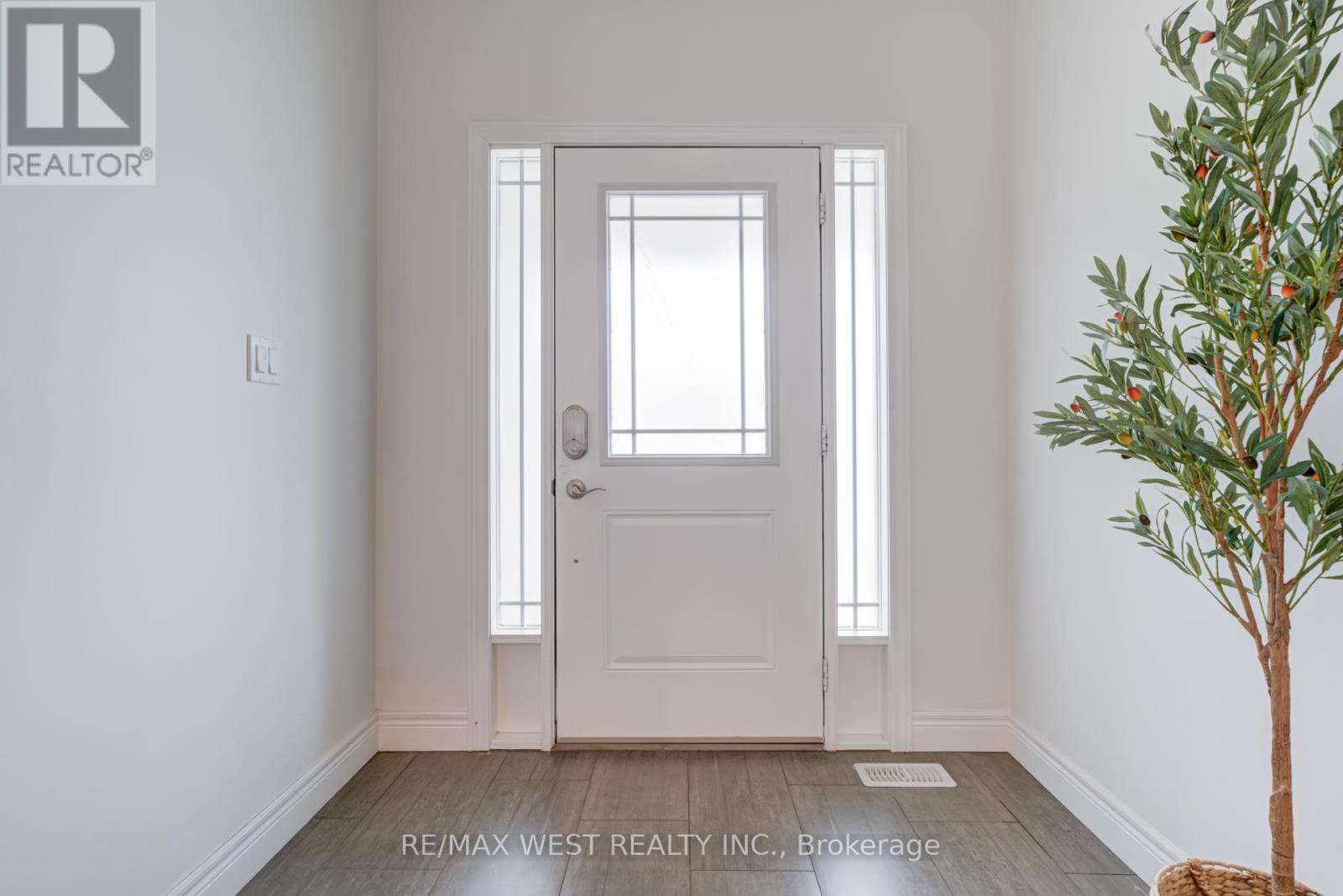 270 Dalgleish Trail, Hamilton, ON - Indoor Photo Showing Other Room