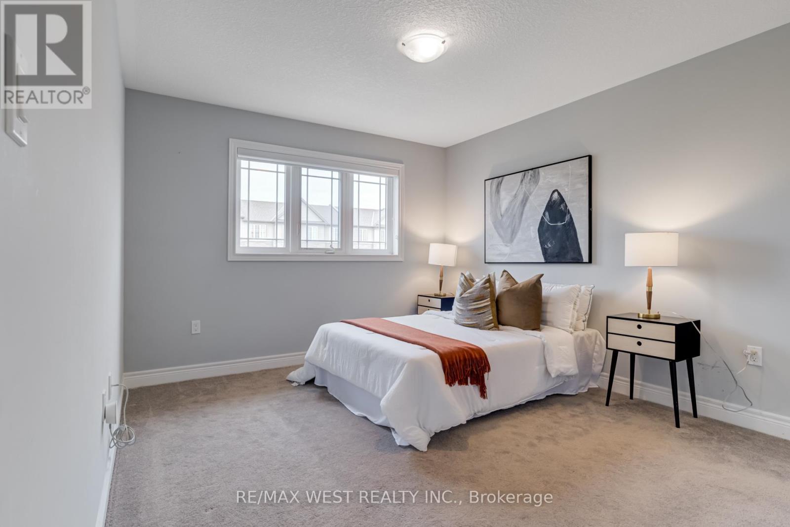 270 Dalgleish Trail, Hamilton, ON - Indoor Photo Showing Bedroom