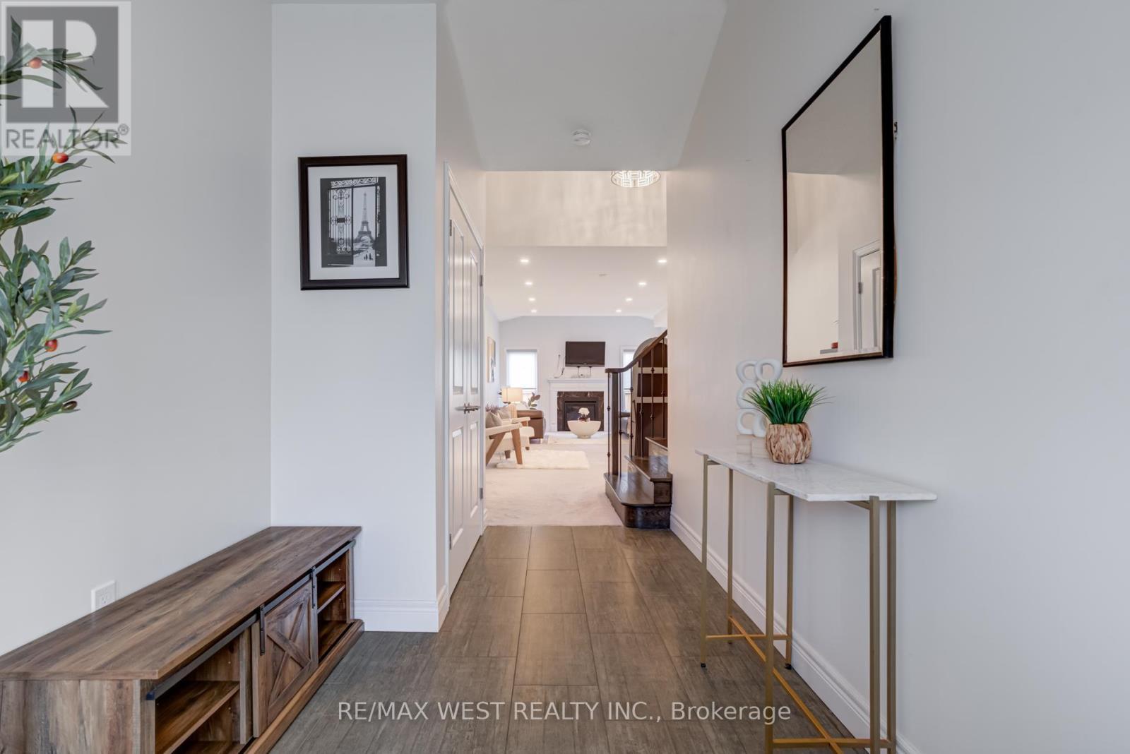 270 Dalgleish Trail, Hamilton, ON - Indoor Photo Showing Other Room