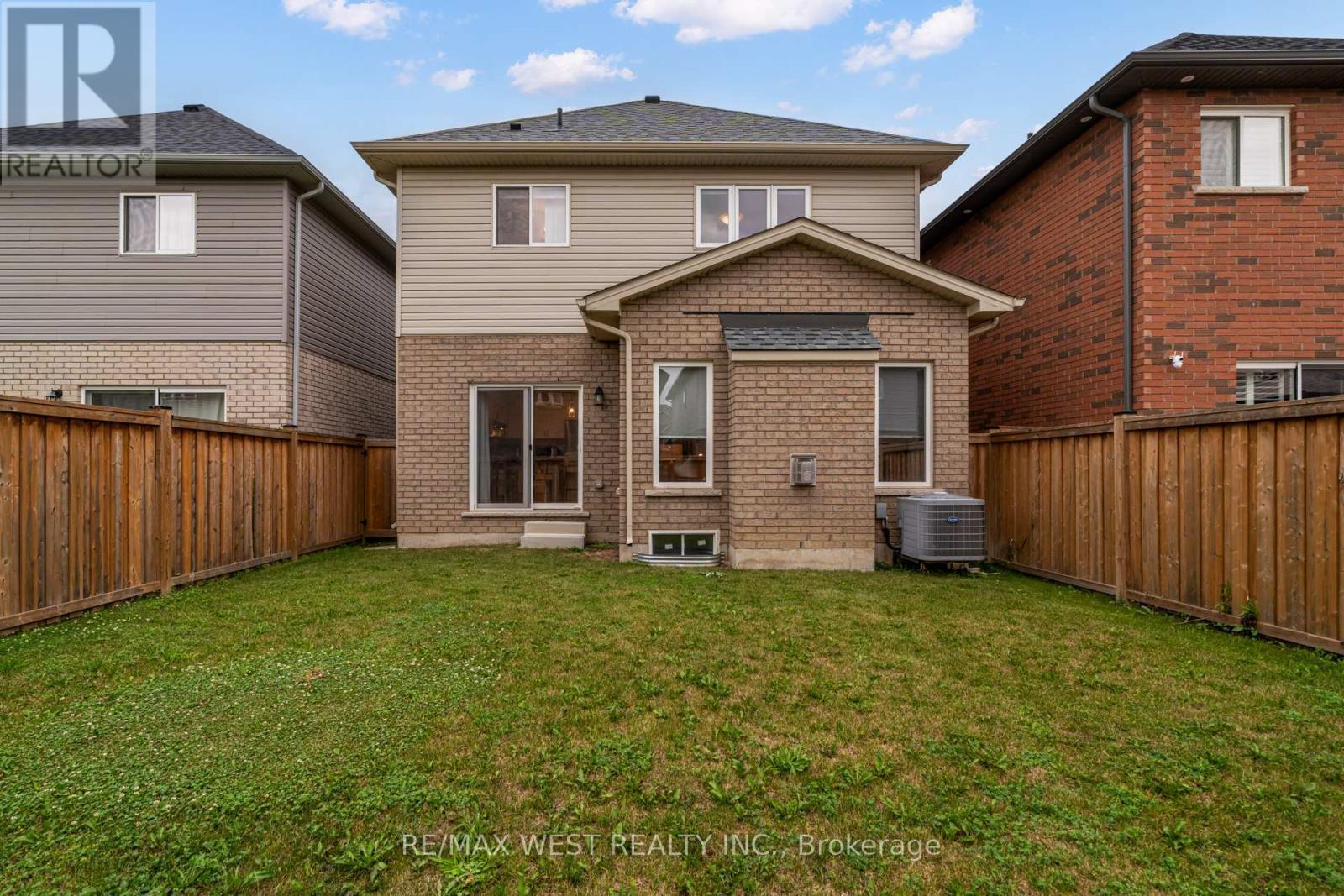 270 Dalgleish Trail, Hamilton, ON - Outdoor With Exterior