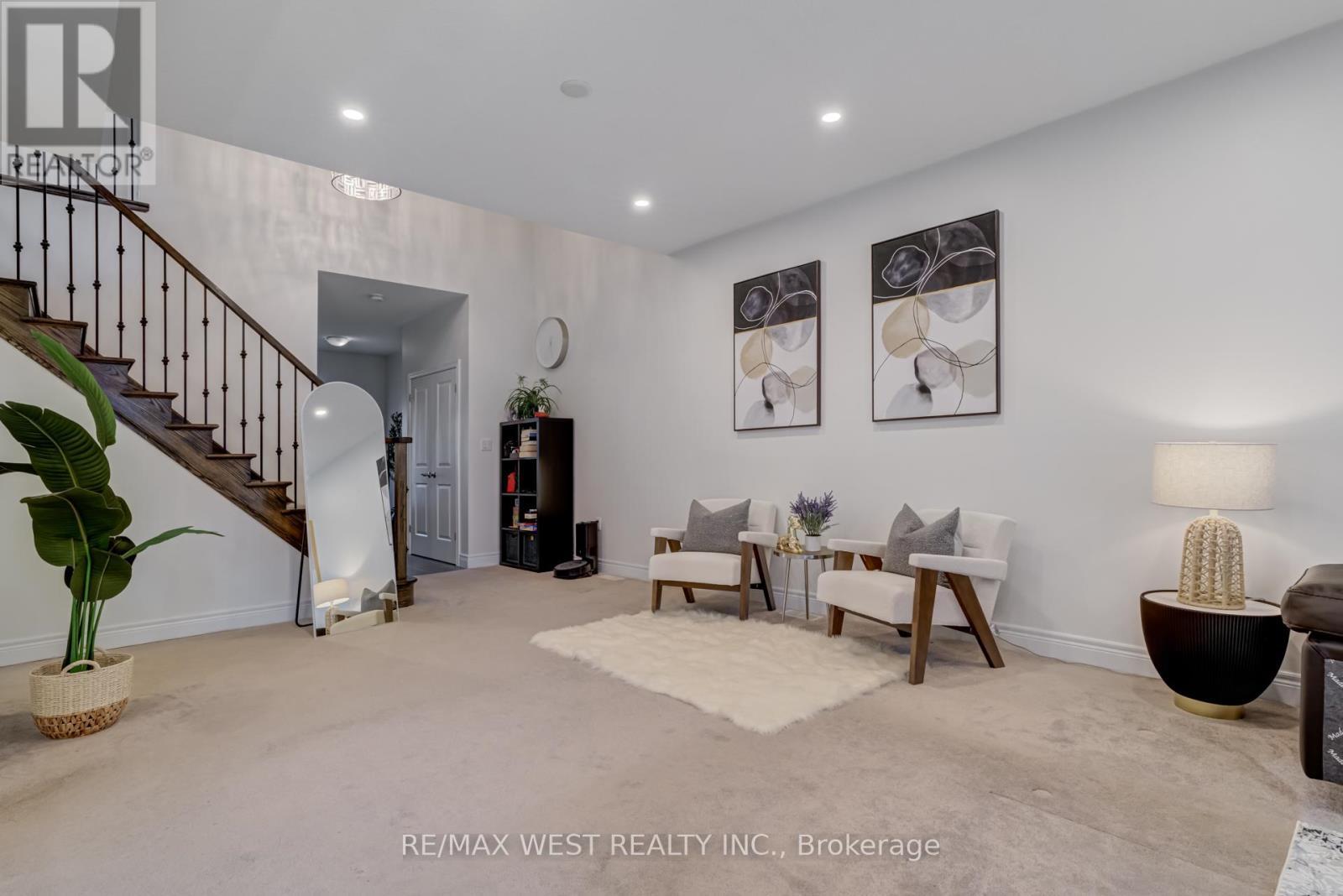 270 Dalgleish Trail, Hamilton, ON - Indoor Photo Showing Other Room