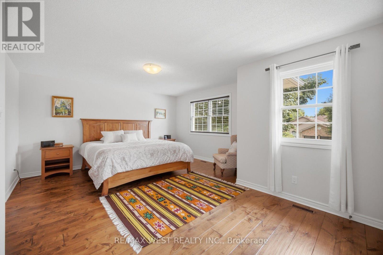 27 Norma Crescent, Hamilton, ON - Indoor Photo Showing Bedroom
