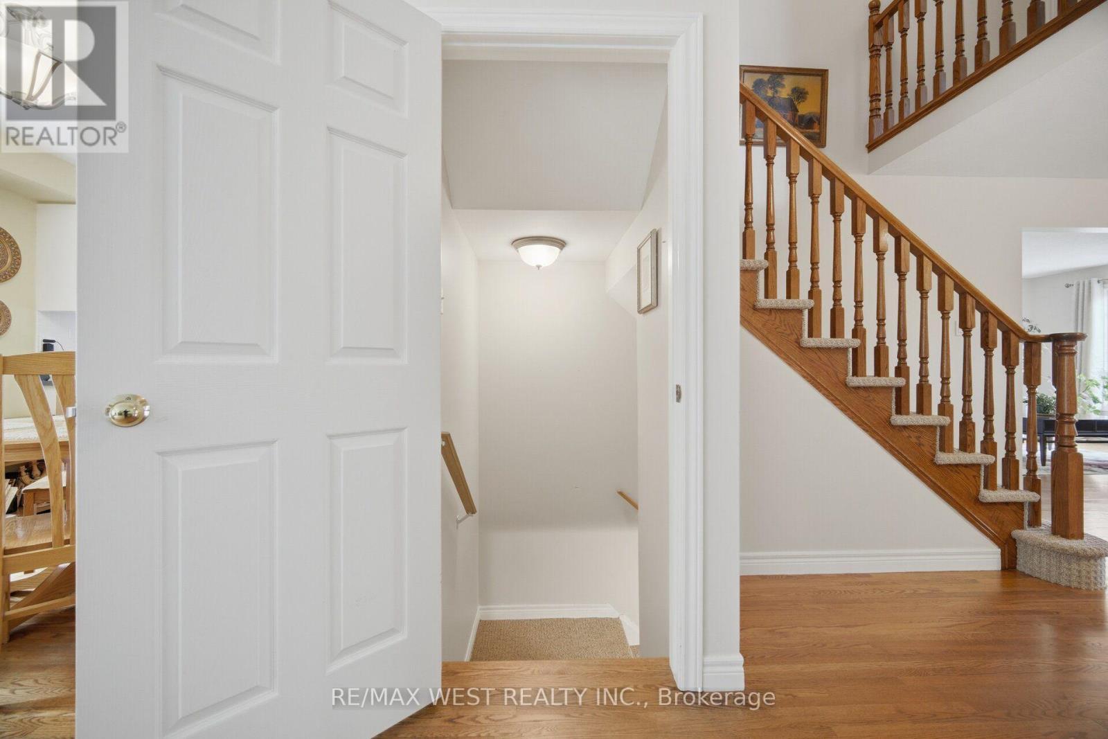 27 Norma Crescent, Hamilton, ON - Indoor Photo Showing Other Room