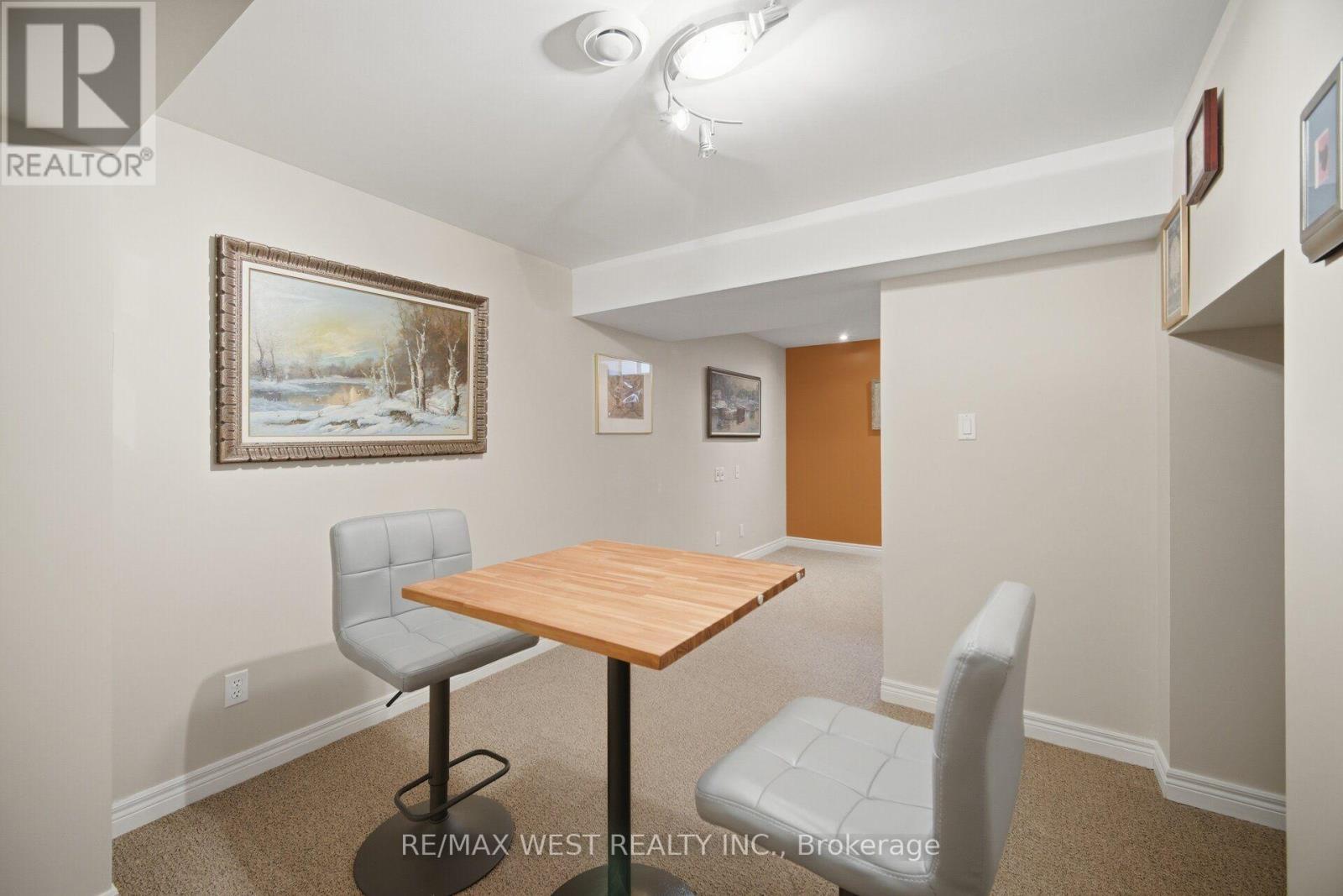 27 Norma Crescent, Hamilton, ON - Indoor Photo Showing Dining Room