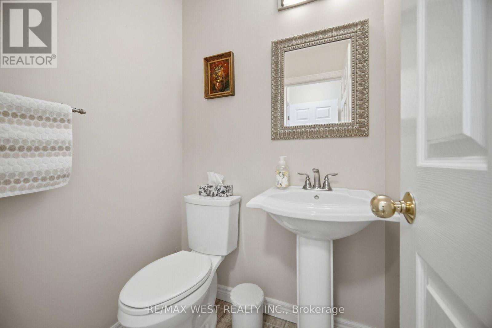 27 Norma Crescent, Hamilton, ON - Indoor Photo Showing Bathroom