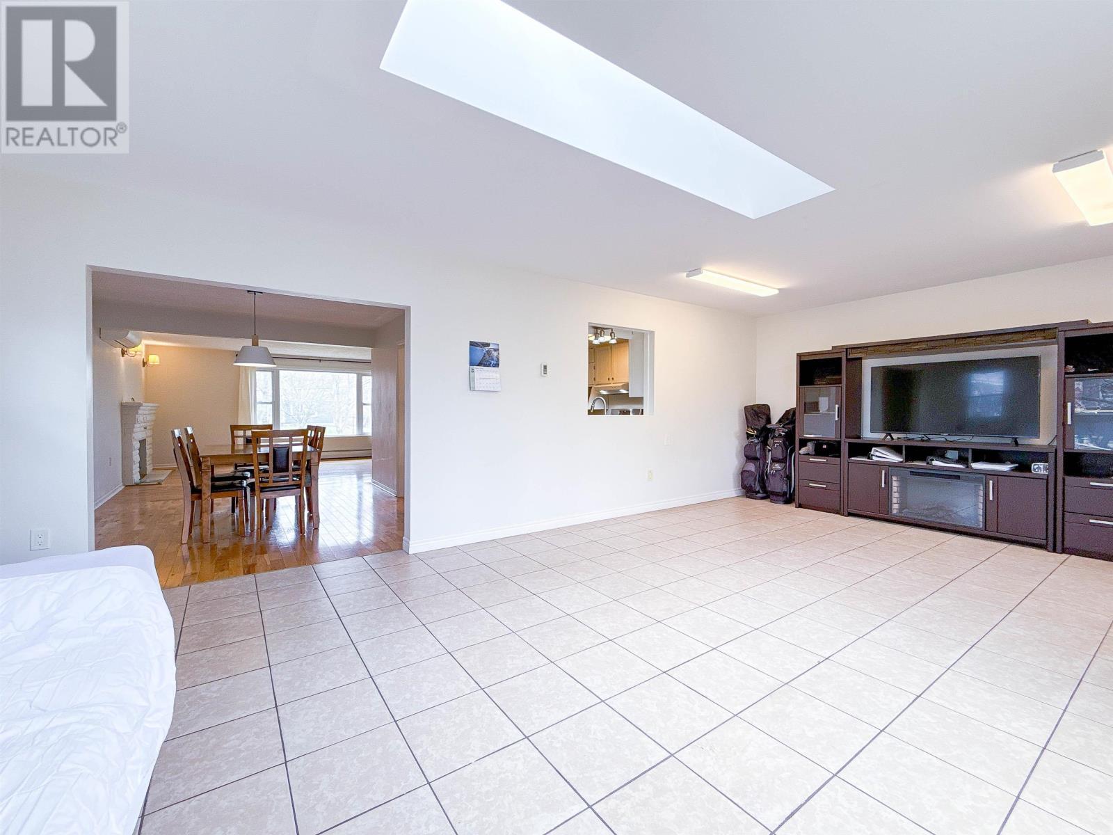 47 Emerald Drive, Charlottetown, PE - Indoor Photo Showing Living Room