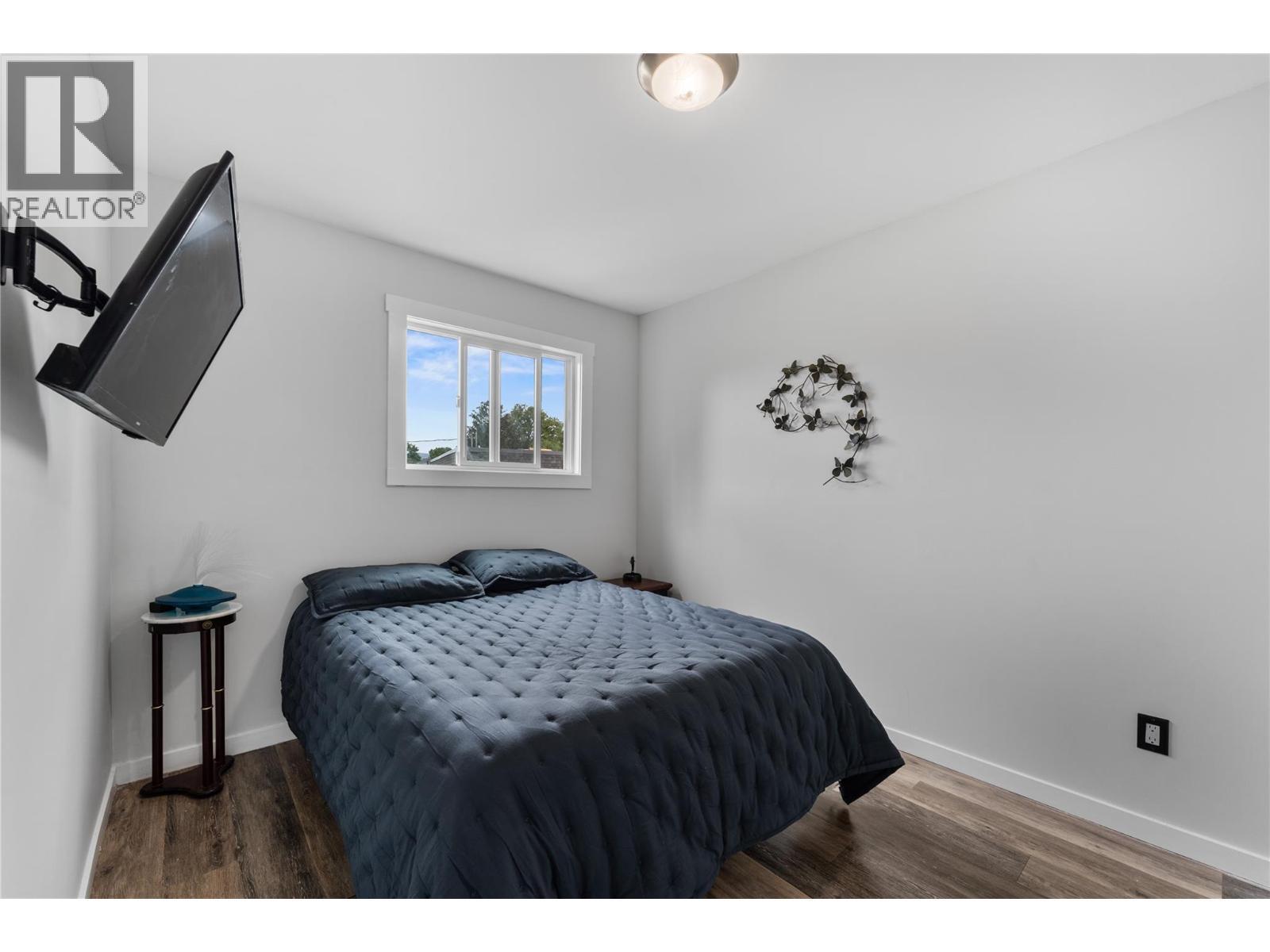 3135 Walnut Street Unit# 5, Kelowna, BC - Indoor Photo Showing Bedroom