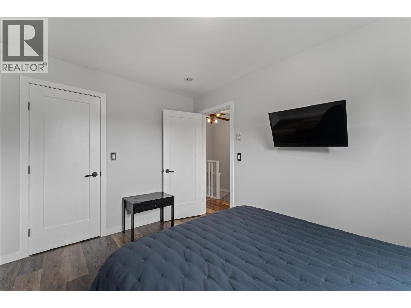 3135 Walnut Street Unit# 5, Kelowna, BC - Indoor Photo Showing Bedroom