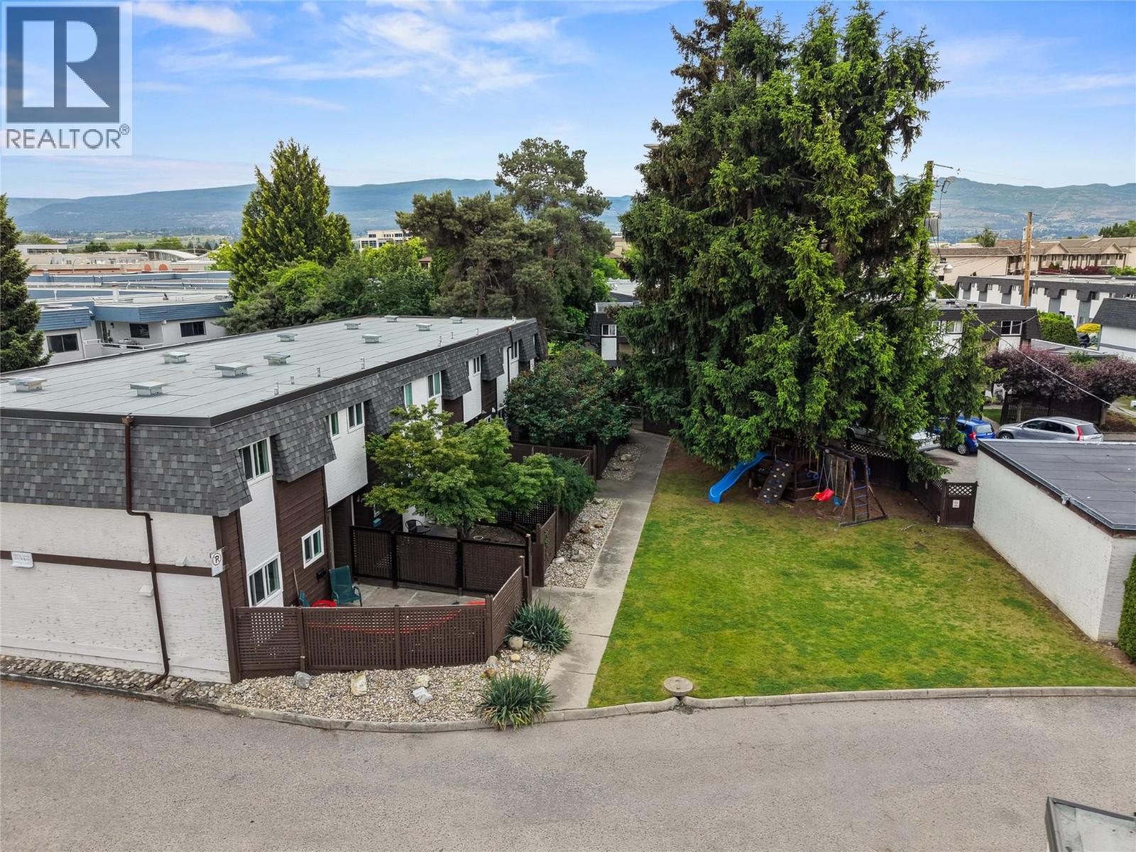 3135 Walnut Street Unit# 5, Kelowna, BC - Outdoor