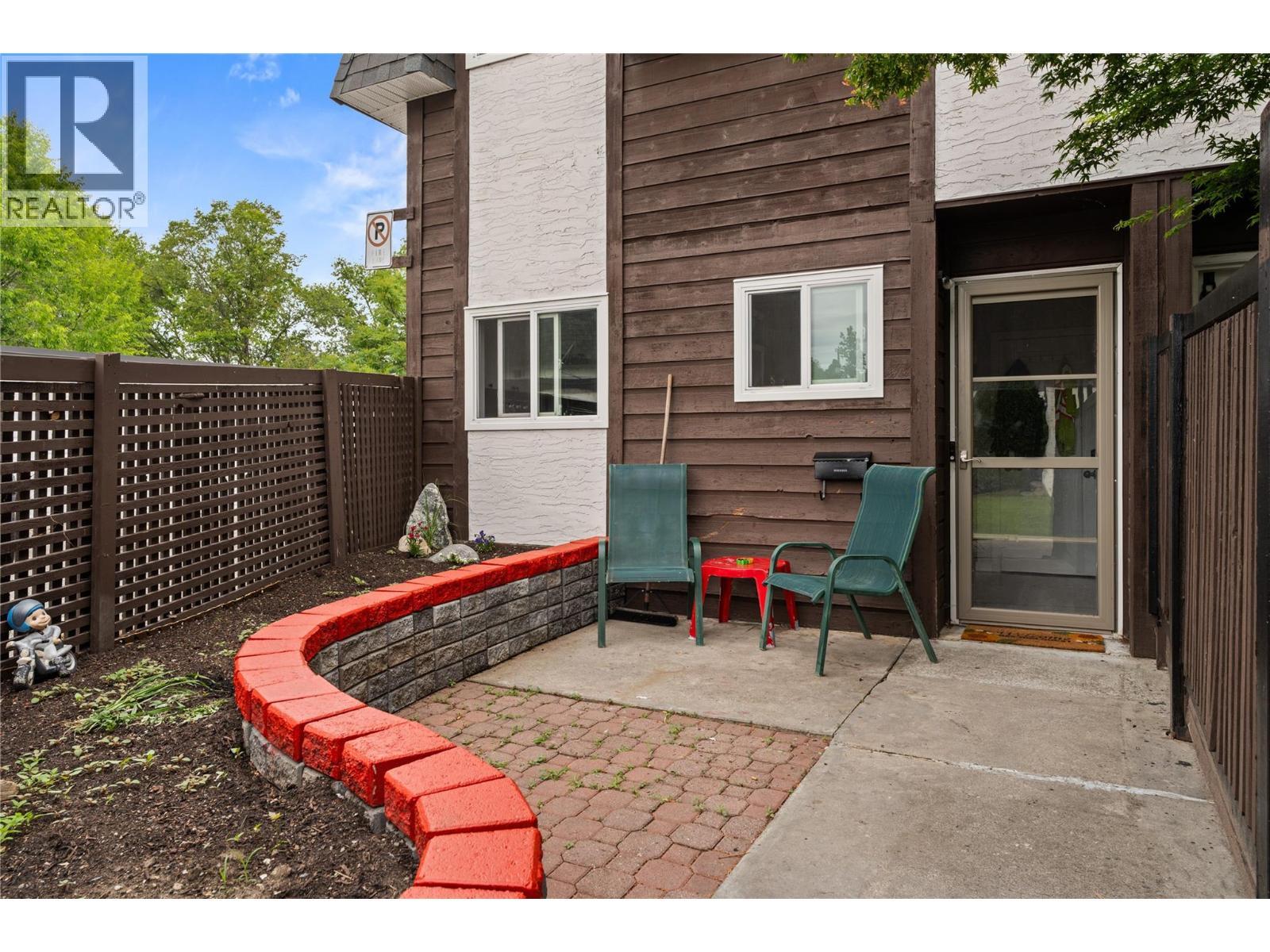 3135 Walnut Street Unit# 5, Kelowna, BC - Outdoor With Deck Patio Veranda With Exterior