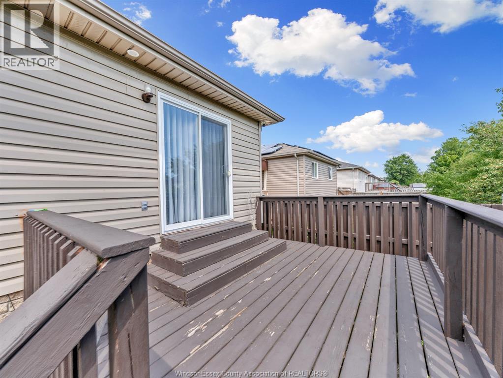 4844 Whitefish Crescent, Windsor, ON - Outdoor With Deck Patio Veranda With Exterior