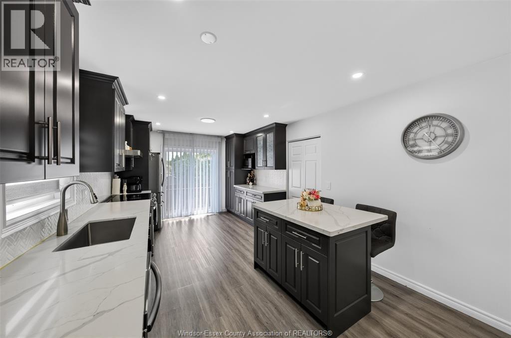 4844 Whitefish Crescent, Windsor, ON - Indoor Photo Showing Kitchen