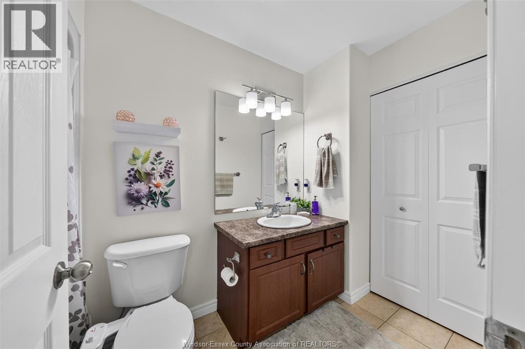 4844 Whitefish Crescent, Windsor, ON - Indoor Photo Showing Bathroom
