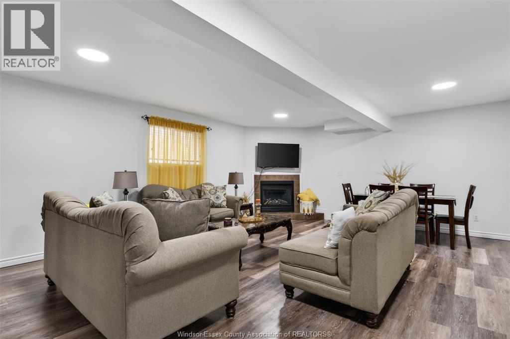 4844 Whitefish Crescent, Windsor, ON - Indoor With Fireplace