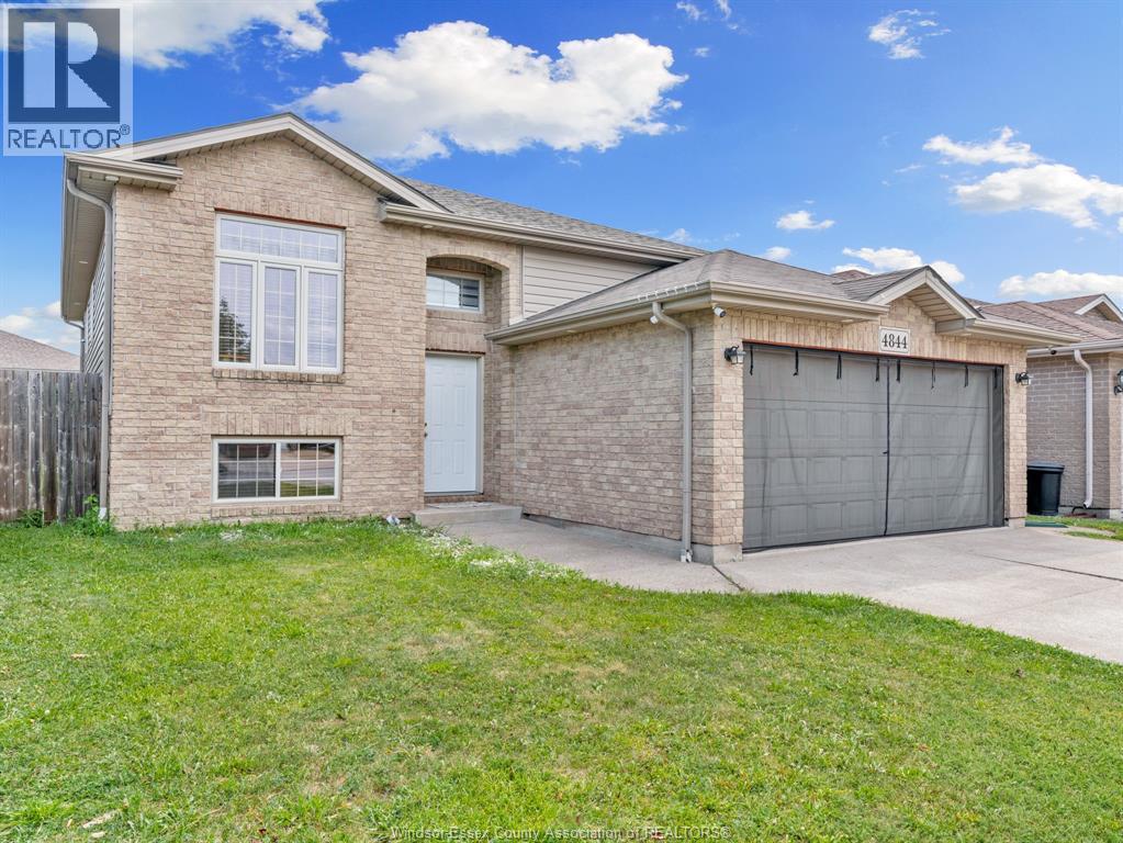 4844 Whitefish Crescent, Windsor, ON - Outdoor