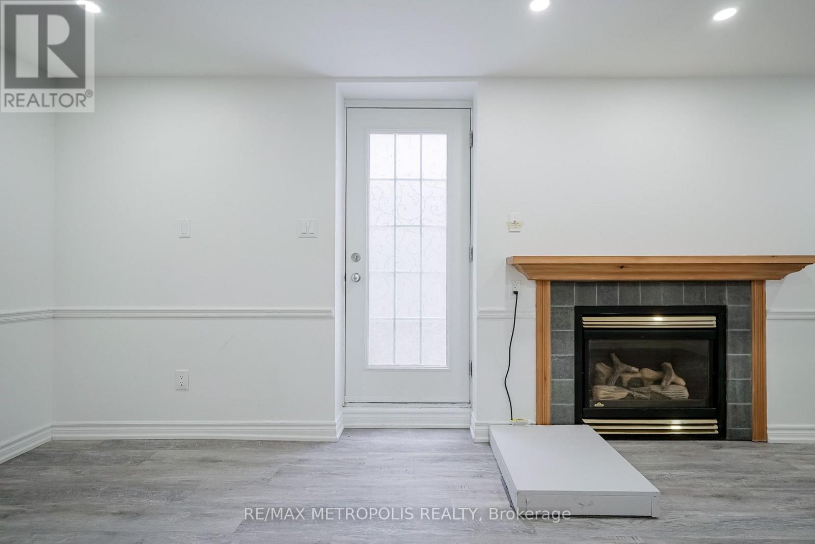 Bsmt - 570 Springview Drive, Pickering, ON - Indoor With Fireplace