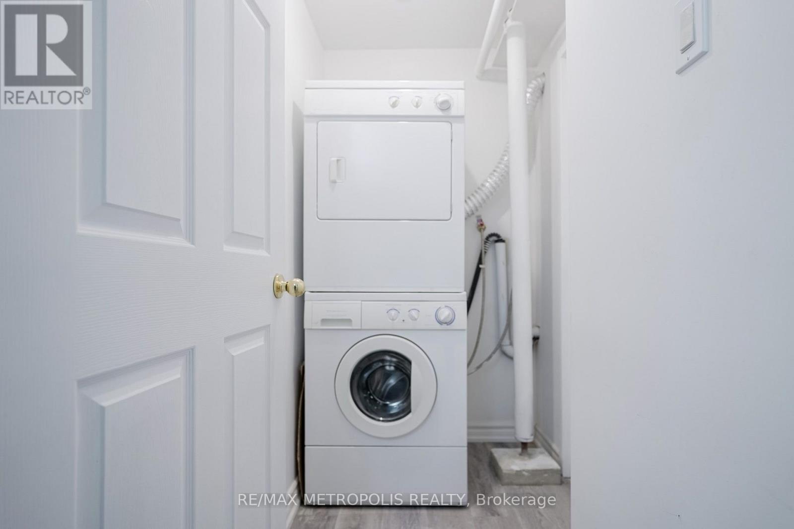 Bsmt - 570 Springview Drive, Pickering, ON - Indoor Photo Showing Laundry Room