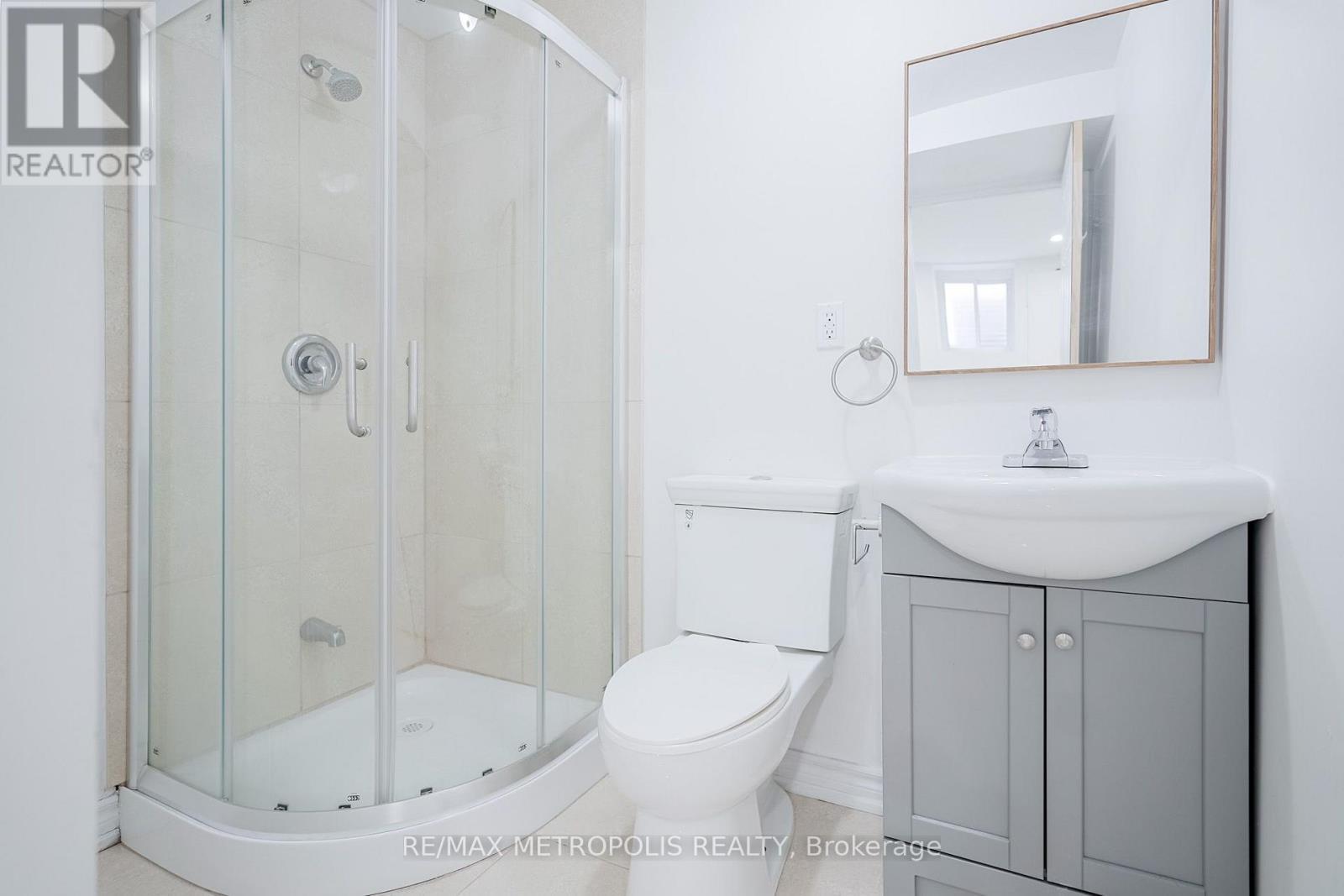 Bsmt - 570 Springview Drive, Pickering, ON - Indoor Photo Showing Bathroom