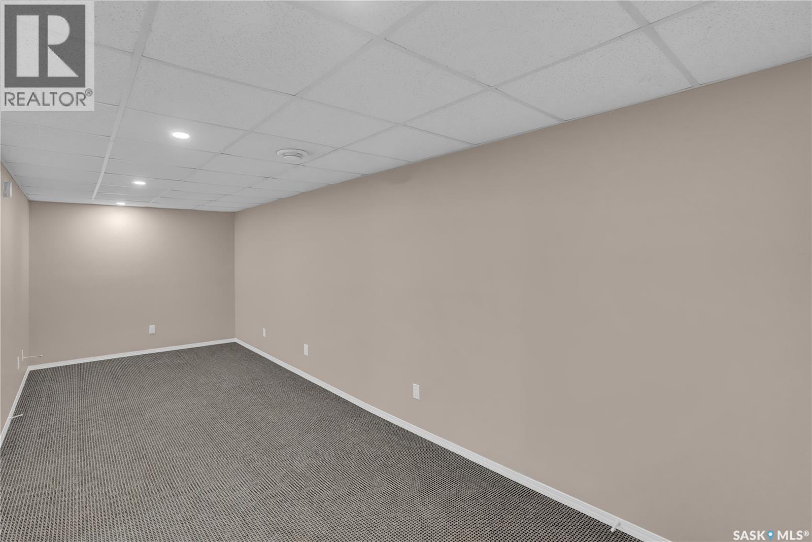 2022 Elliott Street, Regina, SK - Indoor Photo Showing Other Room