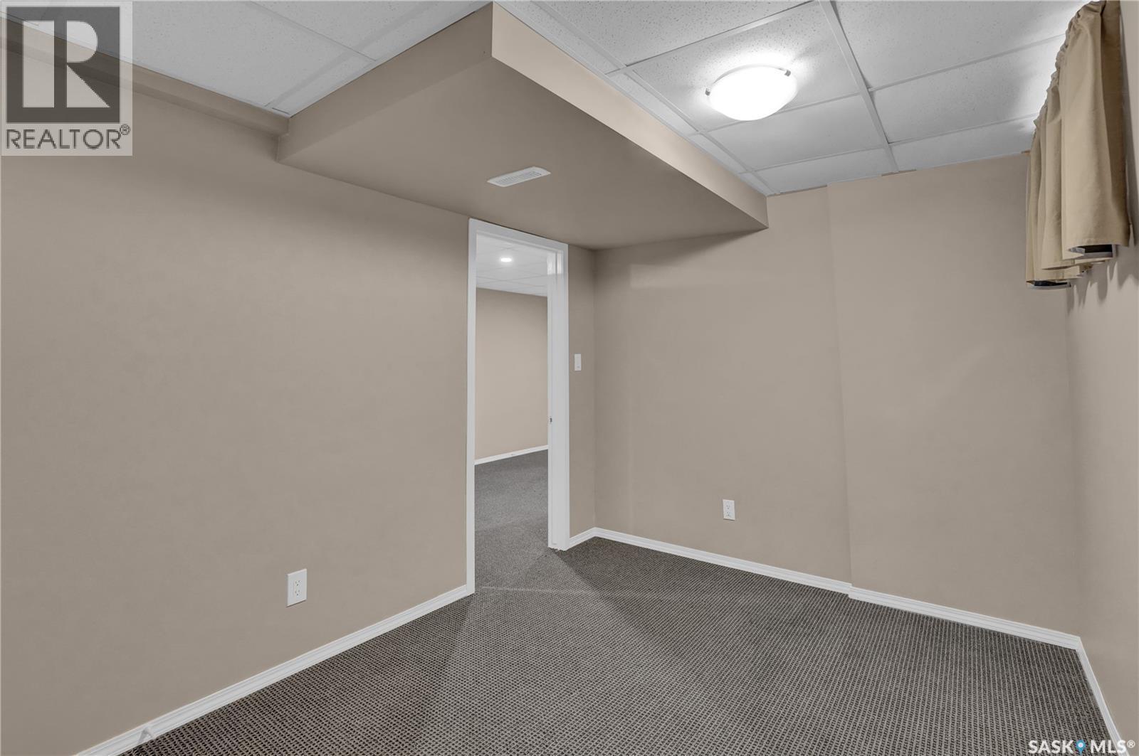 2022 Elliott Street, Regina, SK - Indoor Photo Showing Other Room