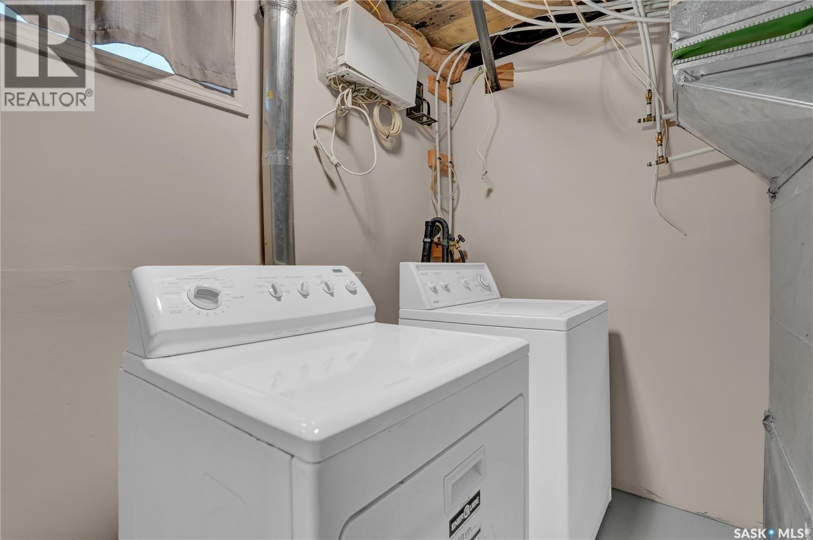 2022 Elliott Street, Regina, SK - Indoor Photo Showing Laundry Room