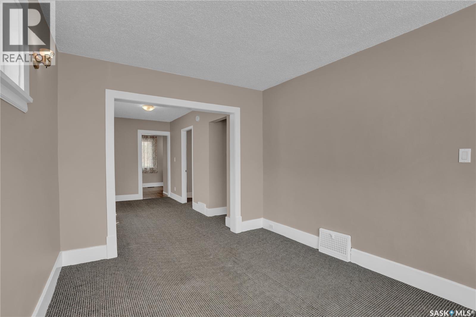 2022 Elliott Street, Regina, SK - Indoor Photo Showing Other Room