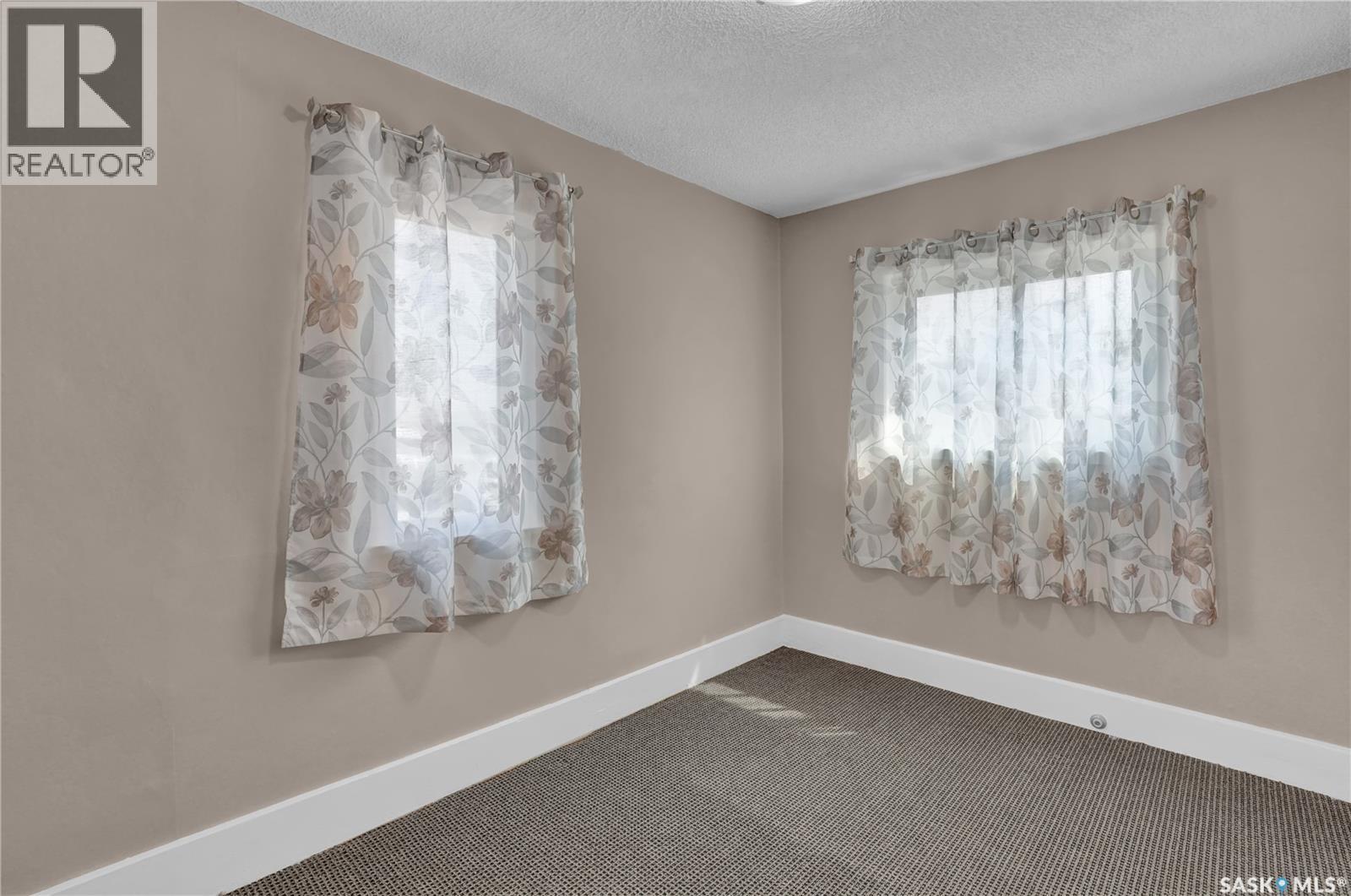 2022 Elliott Street, Regina, SK - Indoor Photo Showing Other Room
