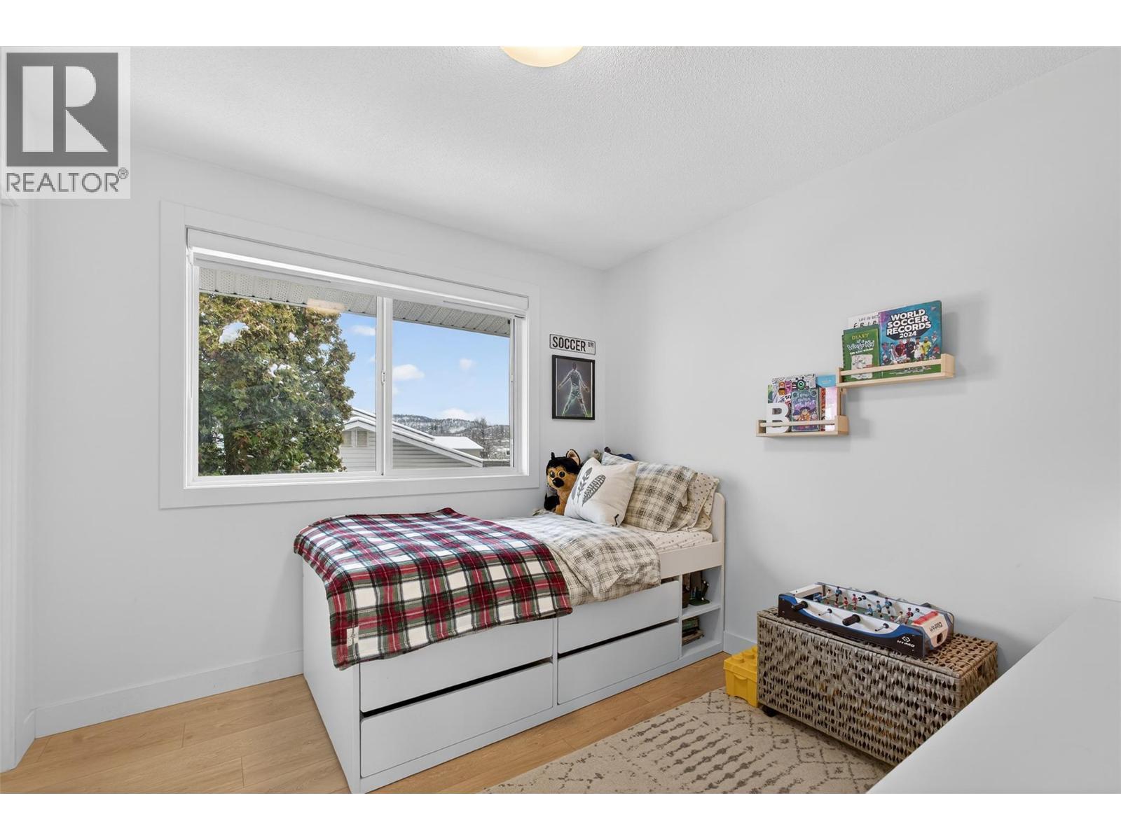 2490 Sexsmith Road, Kelowna, BC - Indoor Photo Showing Bedroom