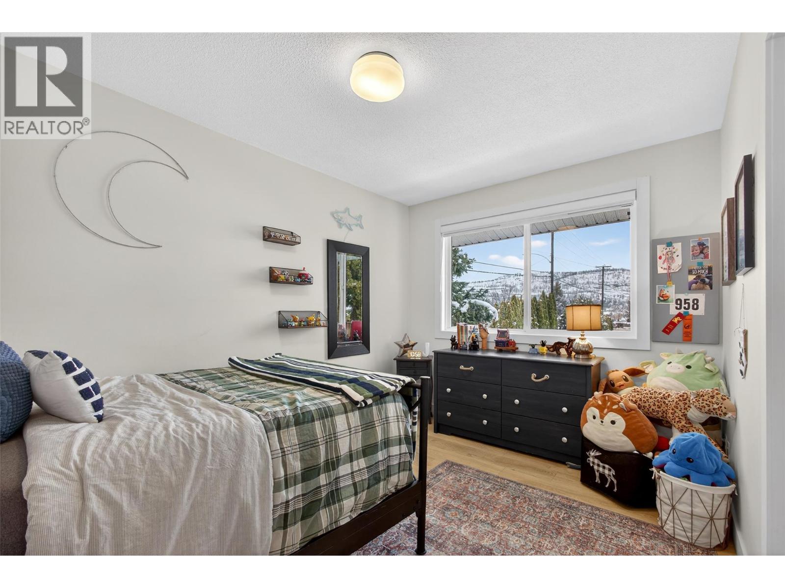 2490 Sexsmith Road, Kelowna, BC - Indoor Photo Showing Bedroom