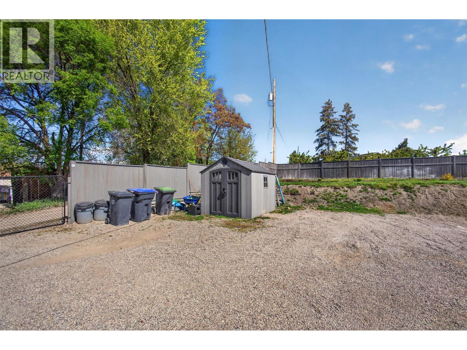 2490 Sexsmith Road, Kelowna, BC - Outdoor