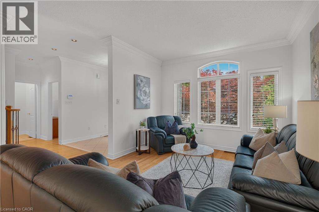 26 Packham Circle, Brampton, ON - Indoor Photo Showing Living Room