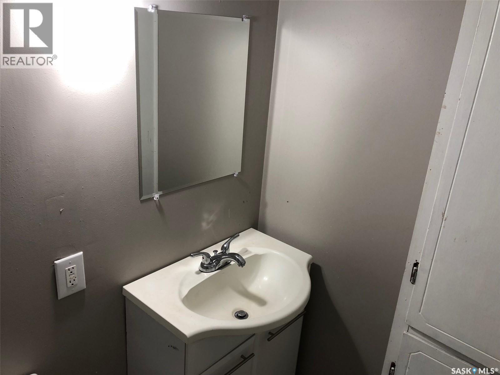 626 Main Street, Hudson Bay, SK - Indoor Photo Showing Bathroom