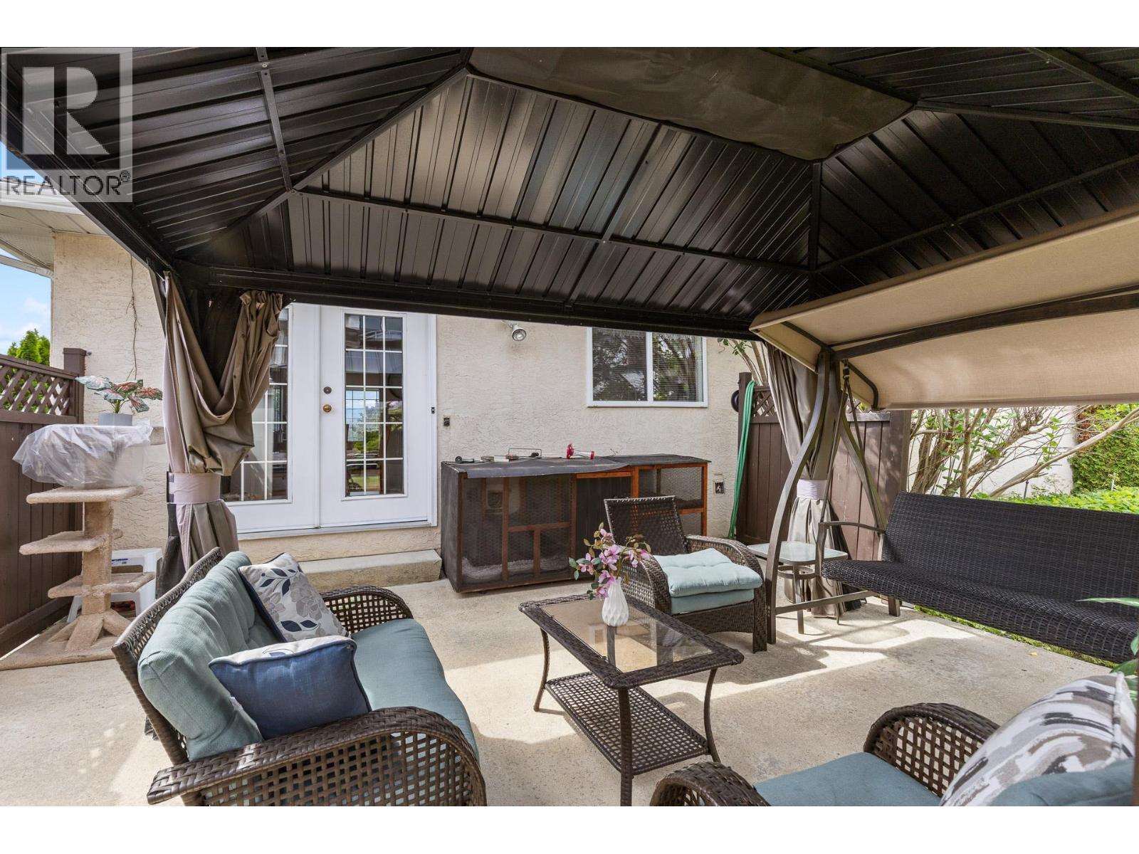 280 Cosens Court, Kelowna, BC - Outdoor With Exterior