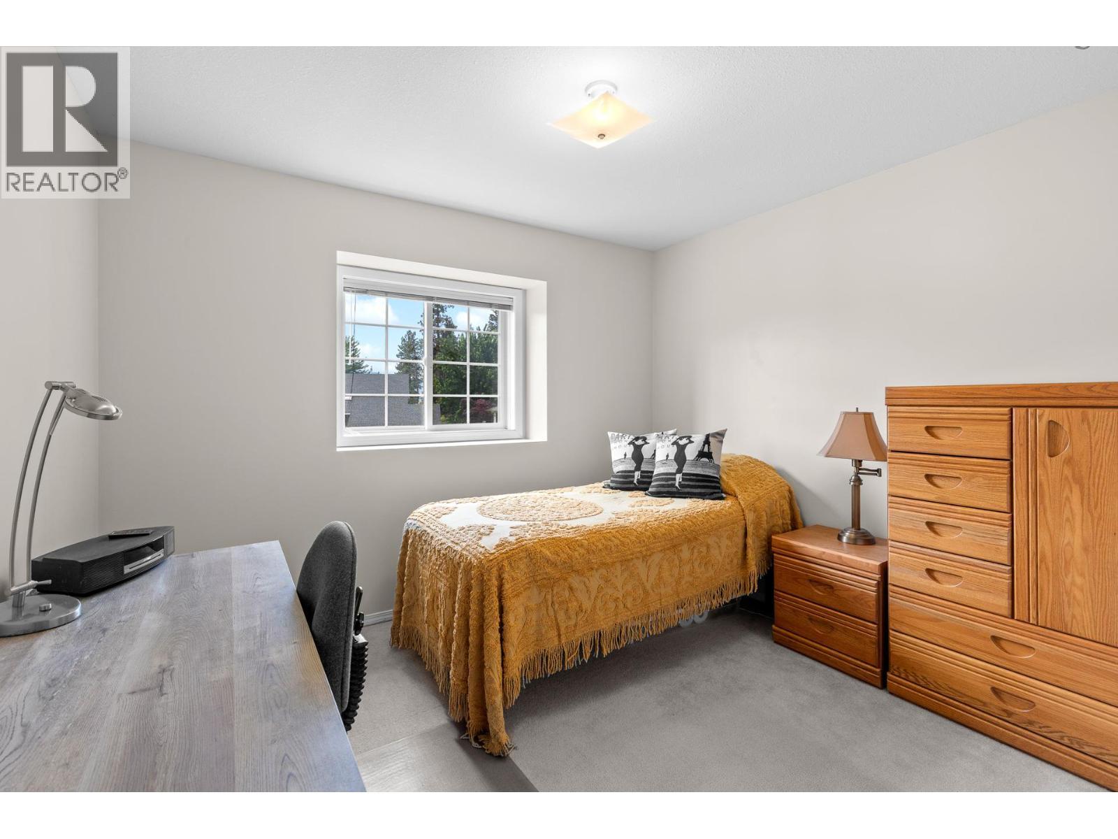 280 Cosens Court, Kelowna, BC - Indoor Photo Showing Bedroom
