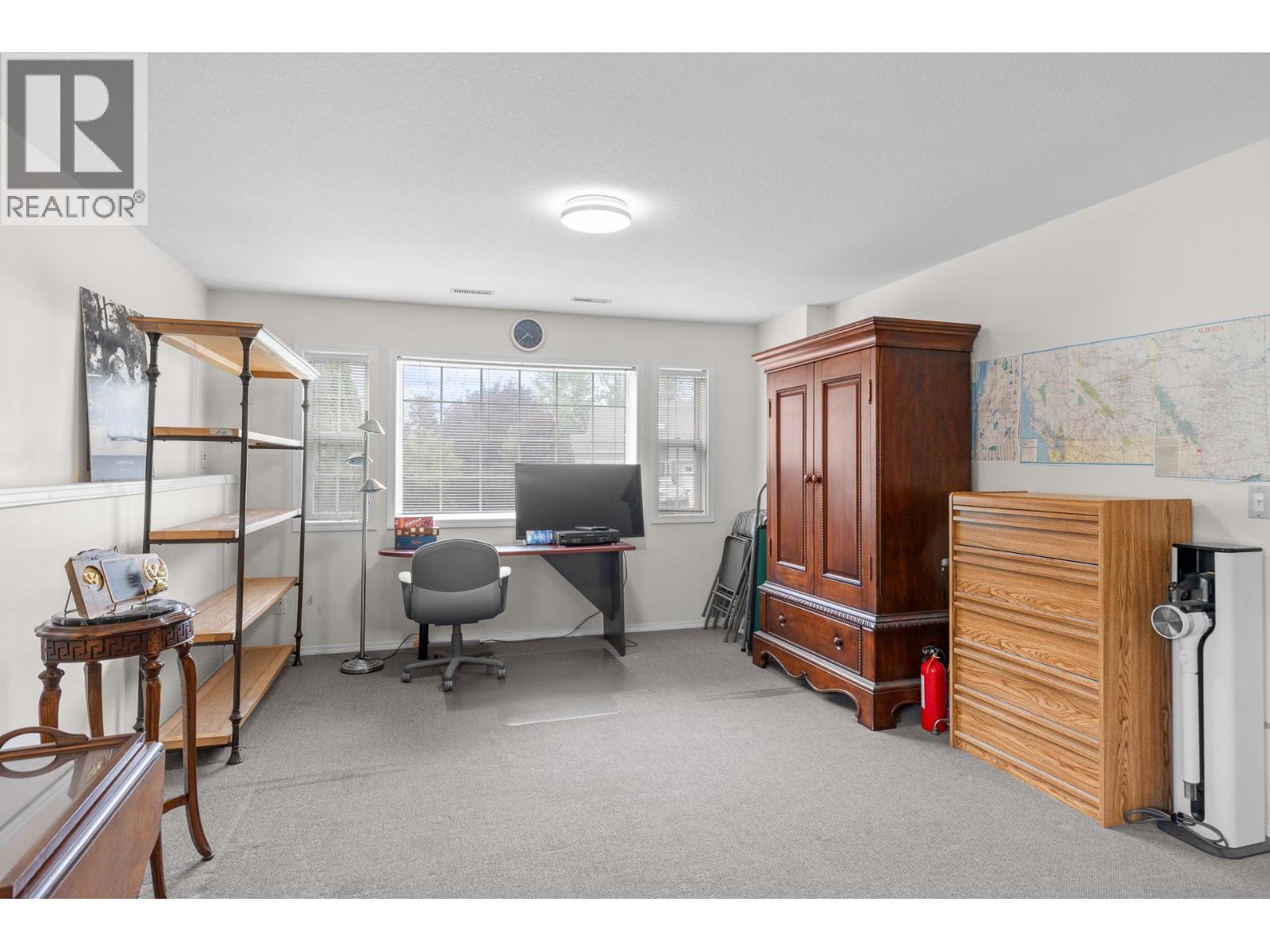 280 Cosens Court, Kelowna, BC - Indoor Photo Showing Other Room