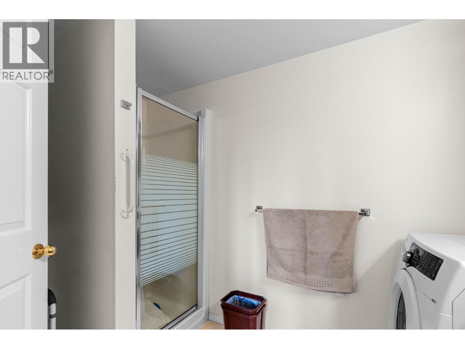 280 Cosens Court, Kelowna, BC - Indoor Photo Showing Laundry Room
