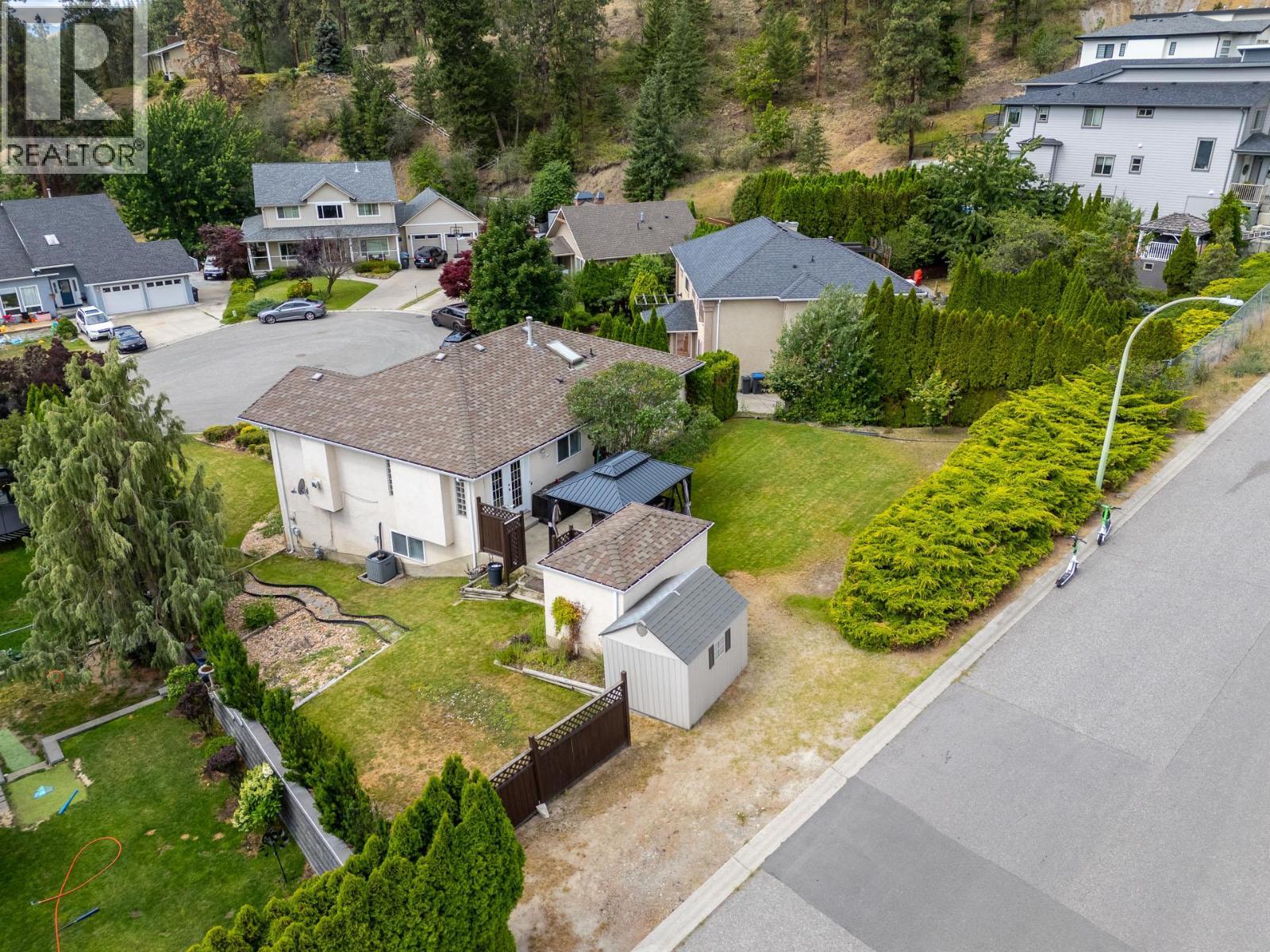 280 Cosens Court, Kelowna, BC - Outdoor